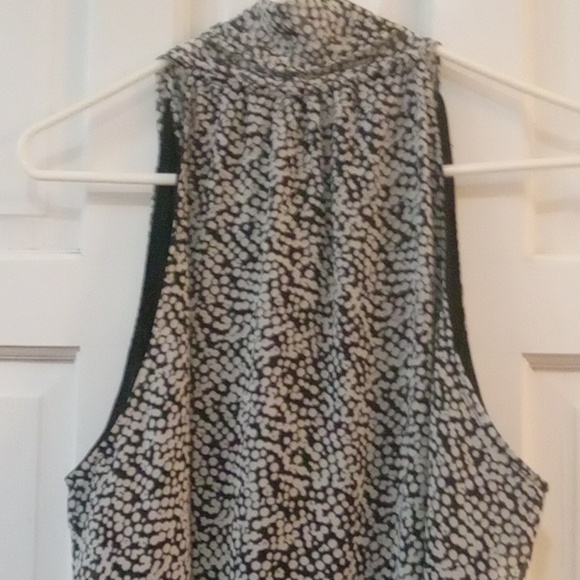 Old Navy Wide Sleeveless Top - Picture 7 of 15